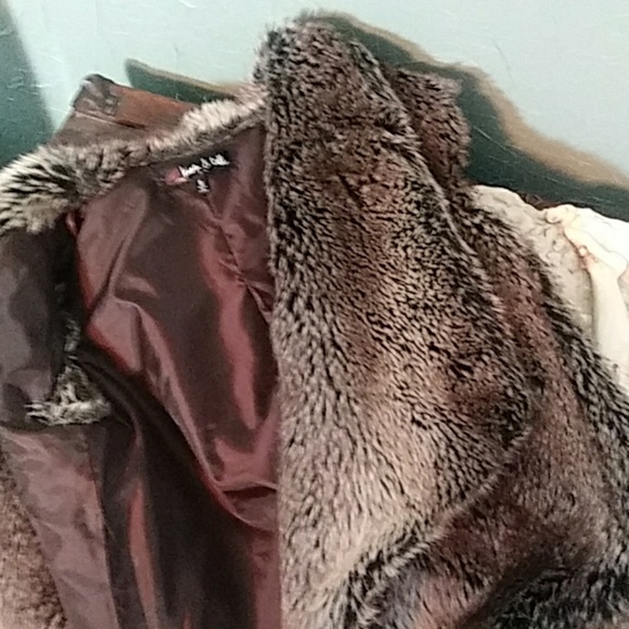 Womens Faux Fur Vest by Kiss & Tell Size S - Picture 8 of 8